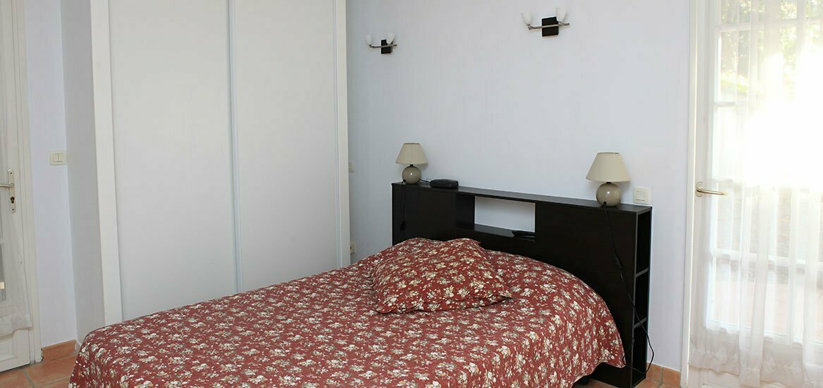 chambre - appartement bas - Nun Obeki maison basque -st jean de luz