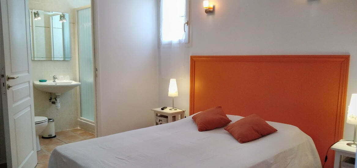 chambre - appartement bas - Nun Obeki maison basque -st jean de luz