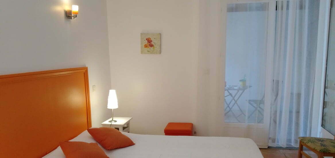 chambre - appartement bas - Nun Obeki maison basque -st jean de luz