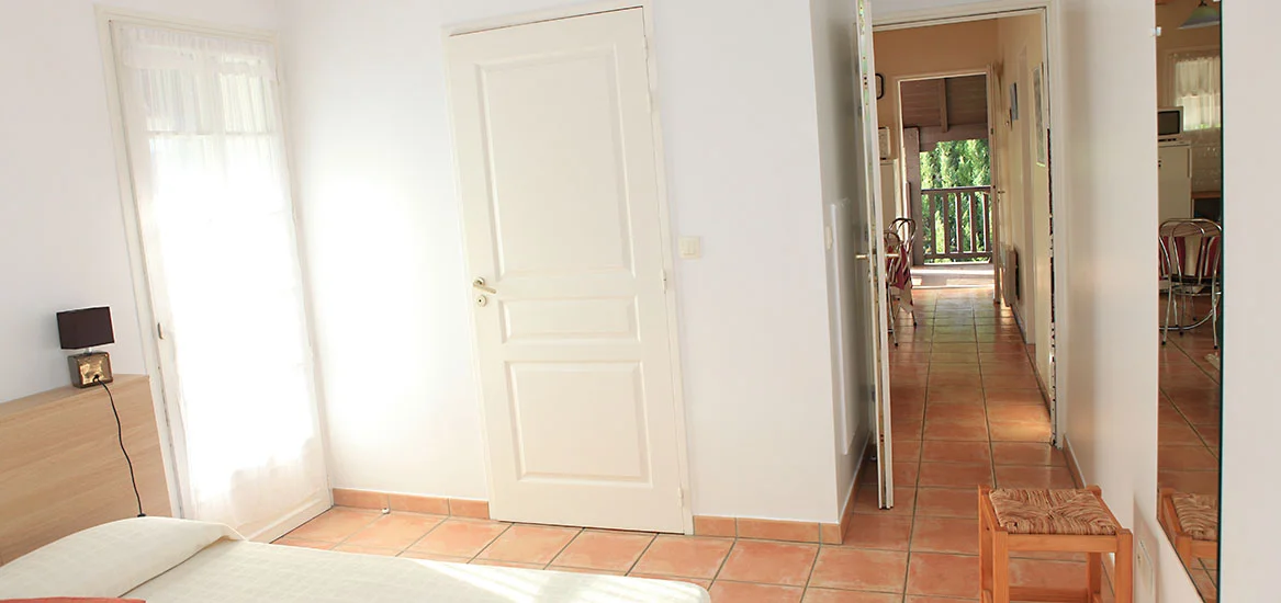 chambre- appartement haut - Nun Obeki maison basque -st jean de luz