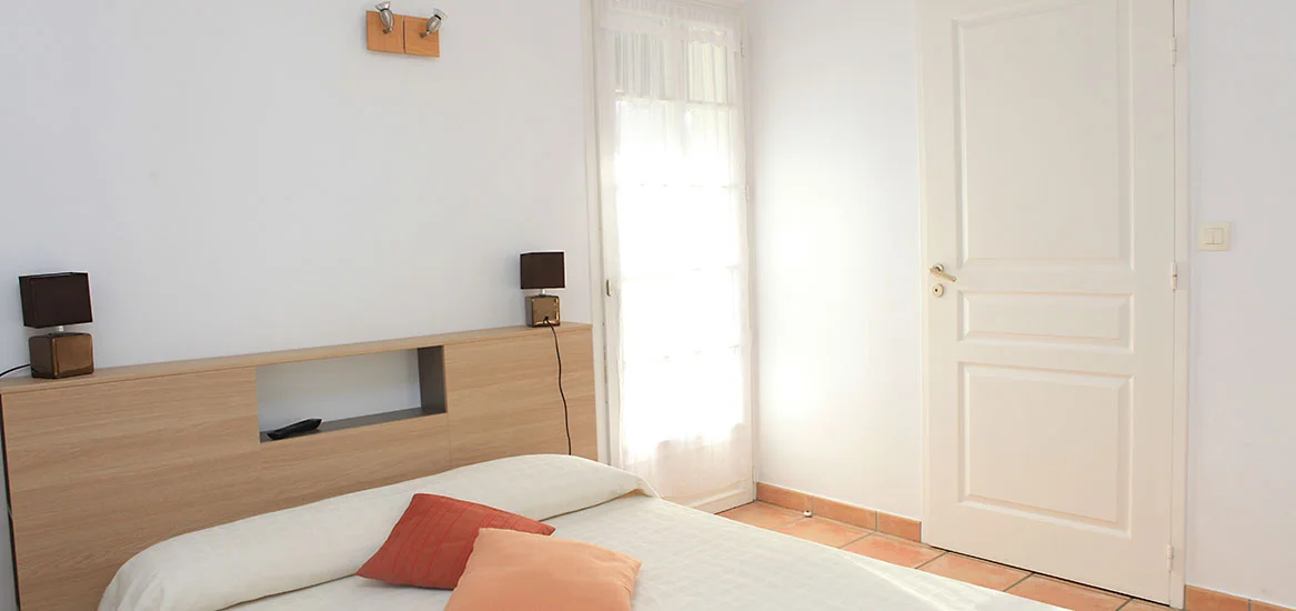 chambre- appartement haut - Nun Obeki maison basque -st jean de luz