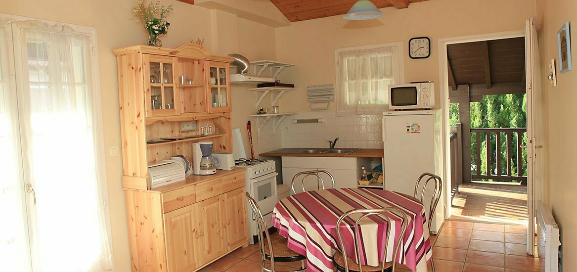cuisine- appartement haut - Nun Obeki maison basque -st jean de luz
