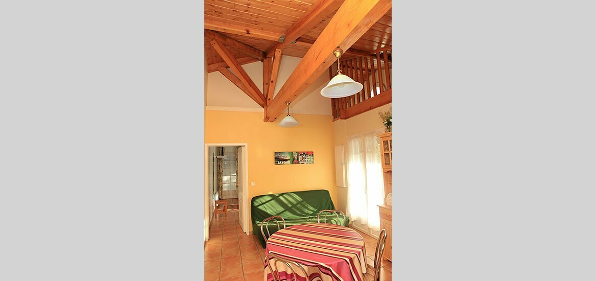 salon- appartement haut - Nun Obeki maison basque -st jean de luz