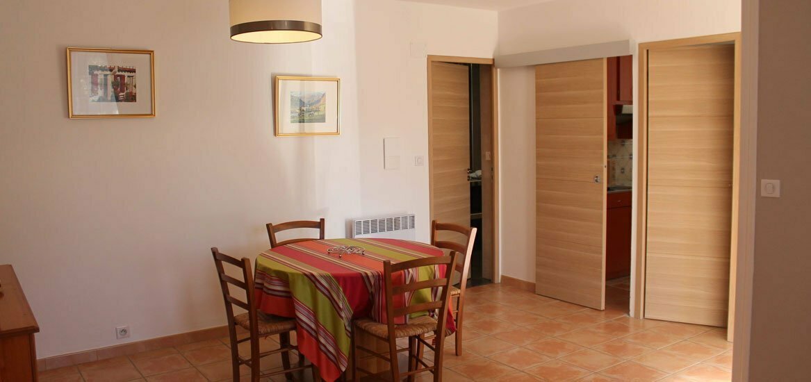 salon - salle à manger- appartement zurea - Nun Obeki maison basque -st jean de luz