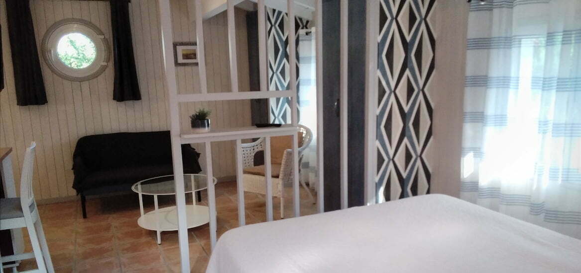 salon - studio patxi - Nun Obeki maison basque -st jean de luz