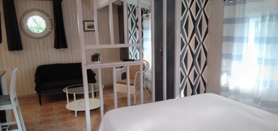 salon - studio patxi - Nun Obeki maison basque -st jean de luz